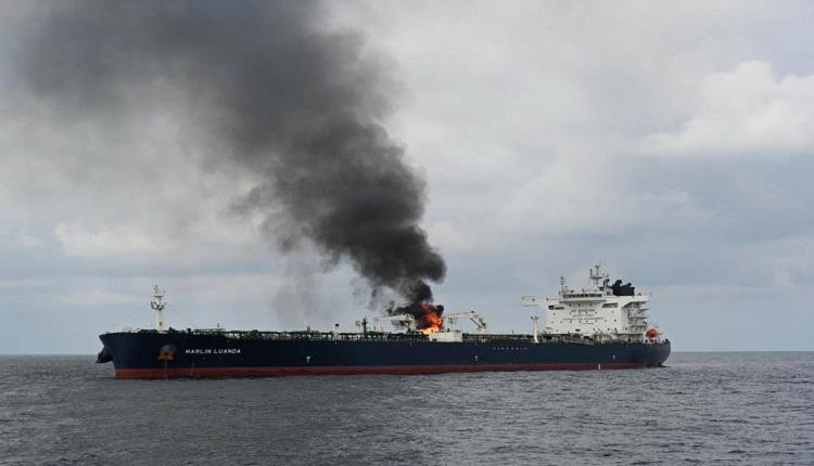 الحوثيون يعلنون استهداف سفينتين في البحر الأحمر