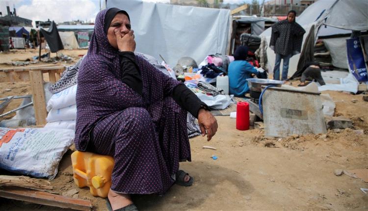 بعد الهجوم على رفح.. فلسطينيون يستأنفون رحلة النزوح إلى المجهول :"الموت أكرم من هذه الحياة"
