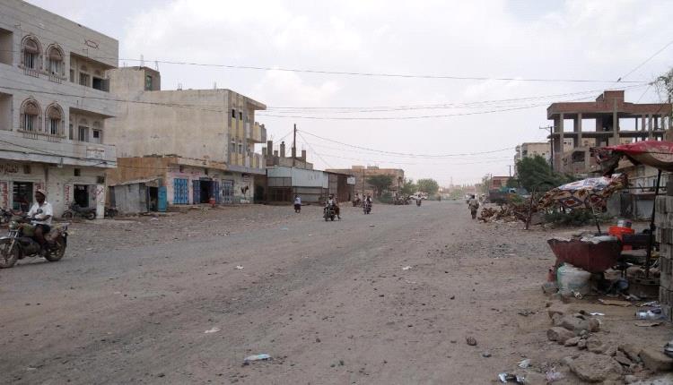 مليشيا الحوثي تقطع خدمات الاتصالات والإنترنت عن حيس والخوخة